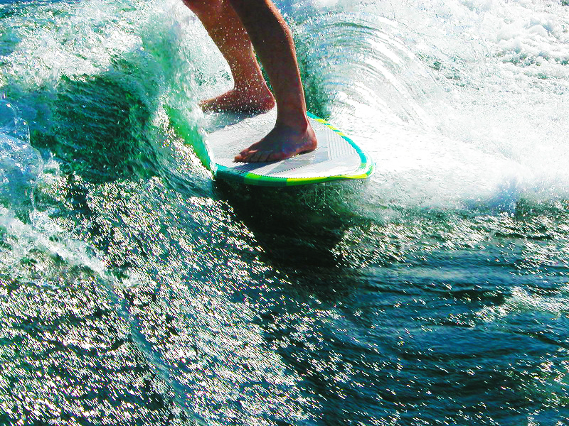 wake-coolo-watersports-wakesurf-wakeboard-wakeskate-ski-nautique-bouée-tractée-corse-maora-beach