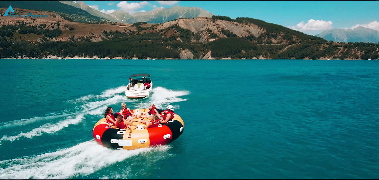 bouée-tractée-coolo-watersports-wakesurf-wakeboard-wakeskate-ski-nautique-bouée-tractée-corse-maora-beach
