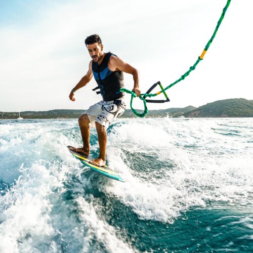 wake-coolo-watersports-wakesurf-wakeboard-wakeskate-ski-nautique-bouée-tractée-corse-maora-beach